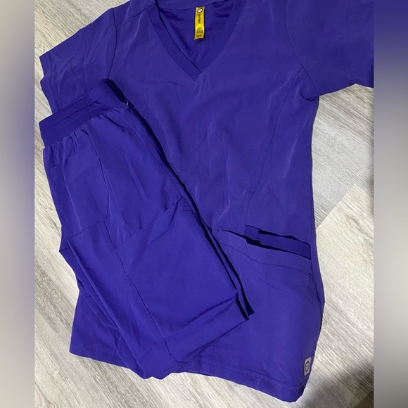 Wonderwink Scrub Set - Picture 1 of 1